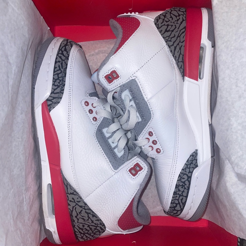 Size 7y Jordan Retro 3 “fire red” DS